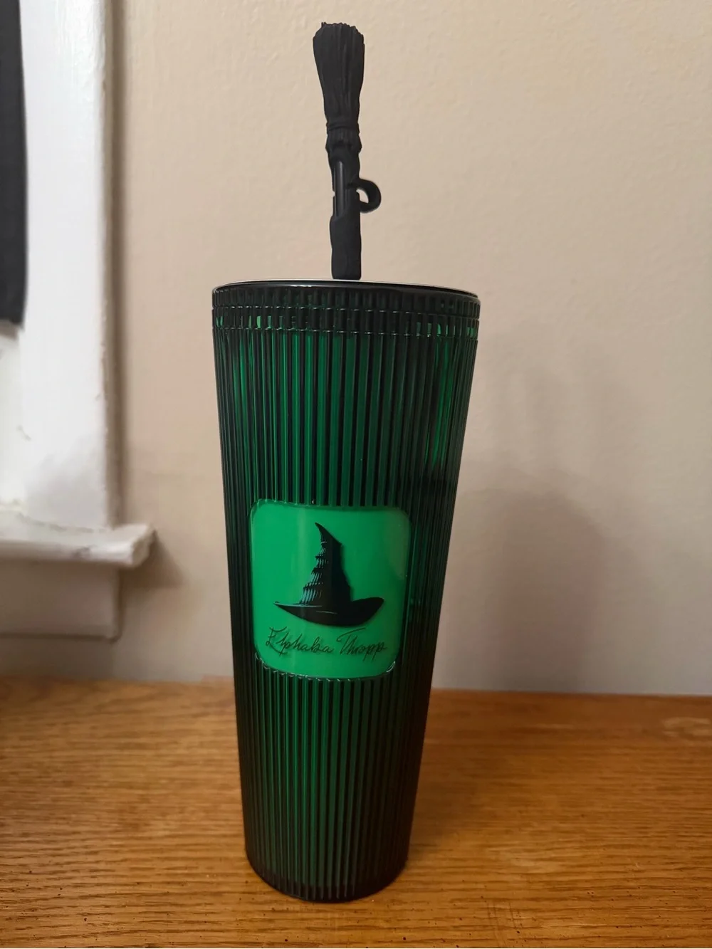 Starbucks / Wicked Green Ribbed Cold Cup with Black Straw
